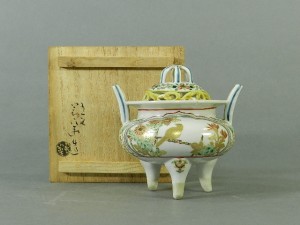 17-DSCN2783-04g-021須田青華 金蘭色絵 花鳥紋様 三足香炉